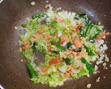 A picture of step 3 of Kanda poha.