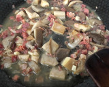 Foto del paso 4 de la receta: Salteado de espinacas con setas ostra y jamón