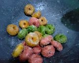 Foto langkah ke 9 dari resep Donat mini glasir gula.