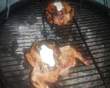 Foto del paso 5 de la receta: Pollos entero asados al carbón
