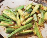मसाला भेंडी(masala bhindi recipe in hindi) रेसिपी चरण 1 फोटो