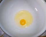 Foto langkah ke 2 dari resep Onde-onde Ketawa, cukup 1 telur.