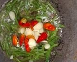 Foto langkah ke 2 dari resep Kangkung Rebon Saus Tiram.