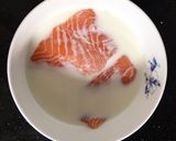 Hình bước làm 1 của món RUỐC CÁ HỒI CHO BÉ (blw)
