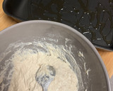 Foto del paso 2 de la receta: Coca express y de aprovechamiento - escalivada con sardinillas