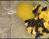 A picture of step 3 of Berry fruit chaat.