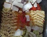 Foto langkah ke 1 dari resep Mi Kuah Tofu Pedas.