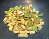 Une image de l'étape 4 de Haricots plats et tofu laqué.
