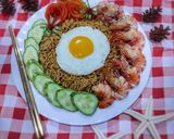 Foto langkah ke 6 dari resep Mie goreng udang.