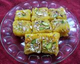 मूंगदाल बर्फी (Moongdal Barfi recipe in Hindi) रेसिपी चरण 5 फोटो