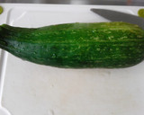 Foto del paso 1 de la receta: Calabacines🥒 con espinacas🌿, pasas de uva🍇 y queso🧀...🤔