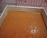 Foto langkah ke 4 dari resep Bolu stroberi coklat.
