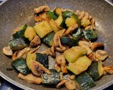 Foto del paso 5 de la receta Tartitas de calabacín, champiñones y queso