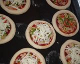 صورة لخطوة 1 من وصفة ميني بيتزا 🍕 بالتونه
