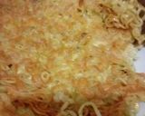 Foto langkah ke 5 dari resep Dadar mie atau pizza mie.