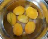 A picture of step 1 of Kachhe pakke aamo ka panna / raw mango panna.