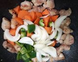 รูปขั้นตอนการทำที่ 3 ของ หมูผัดเปรี้ยวหวาน สไตล์ญี่ปุ่น (酢豚)