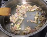 Une image de l'étape 6 de Navets raves primeurs « donuts » au bouillon de crevettes et oignon de roscoff.