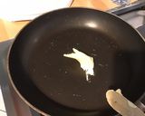 A picture of step 1 of Omelet with Rice, Emmental, and Parsley.