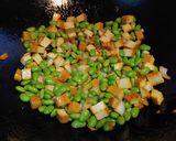 雪菜豆干炒毛豆的食譜步驟6照片