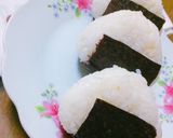 Hình bước làm 5 của món Onigiri Kimbap