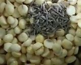 चना दाल वड़ा (मसालेदार) (Spicy yellow lentil Vada recipe in Hindi) रेसिपी चरण 2 फोटो
