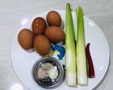 Foto langkah ke 1 dari resep Telur dadar 筊白筍,waterbamboo.