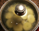 Foto del paso 9 de la receta: Almejas con cardos y patatas en crema verde y almendras