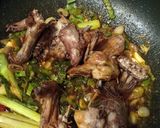Foto langkah ke 4 dari resep Ayam Goreng Kunyit Pedas.