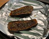 Une image de l'étape 7 de Aubergine rôtie au miel et épices, sauce yaourt et riz au safran.