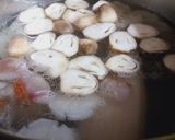 Hình bước làm 2 của món Bún tôm giò heo nấm rơm