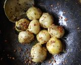A picture of step 5 of Stuffed rice balls.