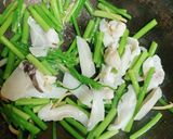 芹菜炒花枝的食譜步驟3照片