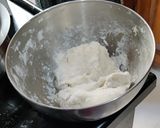 A picture of step 1 of Paneer and onion pizza.