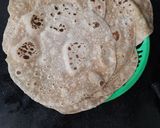 A picture of step 1 of રોટી વ્રેપર.