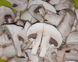 Foto langkah ke 1 dari resep Tumis Jamur Kancing.