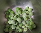 A picture of step 1 of Veggie daliya upma.
