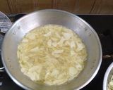 Foto langkah ke 3 dari resep Bawang Putih Goreng Renyah.