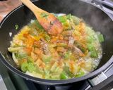 A picture of step 9 of Potatoes and Celery in Pork Broth.