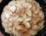 Foto del paso 9 de la receta: Tortilla cuajada de patatas, ajos, perejil y jengibre