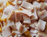 Foto del paso 6 de la receta: Ensalada hawaiana con piña, queso y jamón