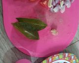 Foto langkah ke 2 dari resep Asem-Asem Buncis Wortel Ayam.