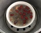 Hình bước làm 8 của món Yến sào chưng táo đỏ hạt chia