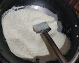 A picture of step 7 of Rava upma.