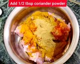 A picture of step 2 of Chicken pakoda.