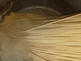 Mie Lidi Lado Kutu