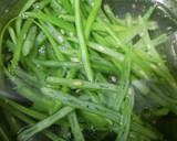 Foto del paso 2 de la receta: Tataki de atún, sobre spaghetti de judías verdes