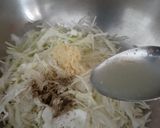 থাই কোকোনাট মিল্ক ক্যাবেজ স্যুপ (Thai coconut milk cabbage soup recipe in Bengali) রেসিপির ধাপ 2 ছবি