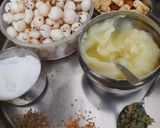 A picture of step 1 of Healthy Herb Makhana n nuts.