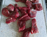 Foto del paso 1 de la receta: Jarrete con tomate